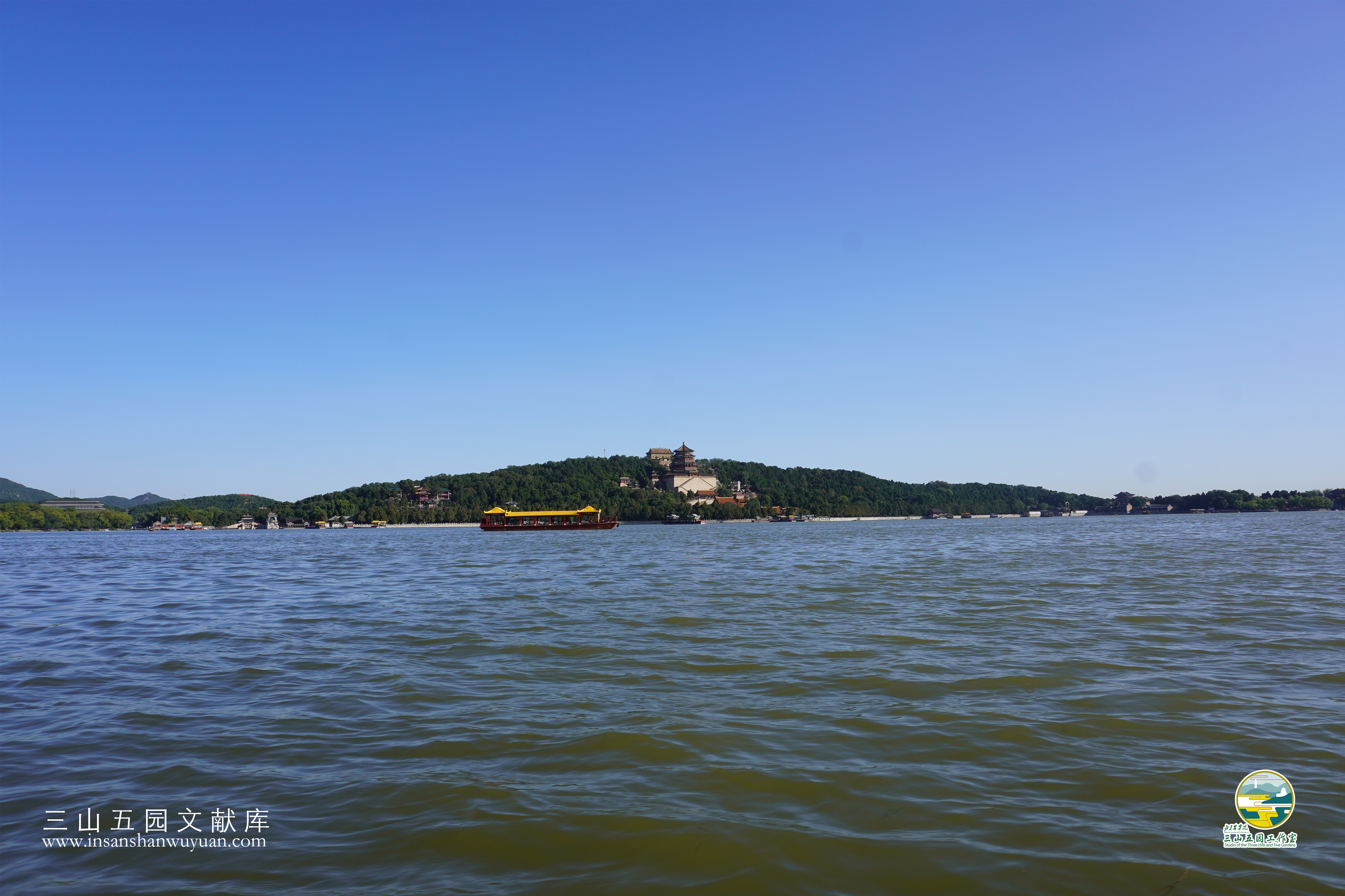 从昆明湖望万寿山全景.png