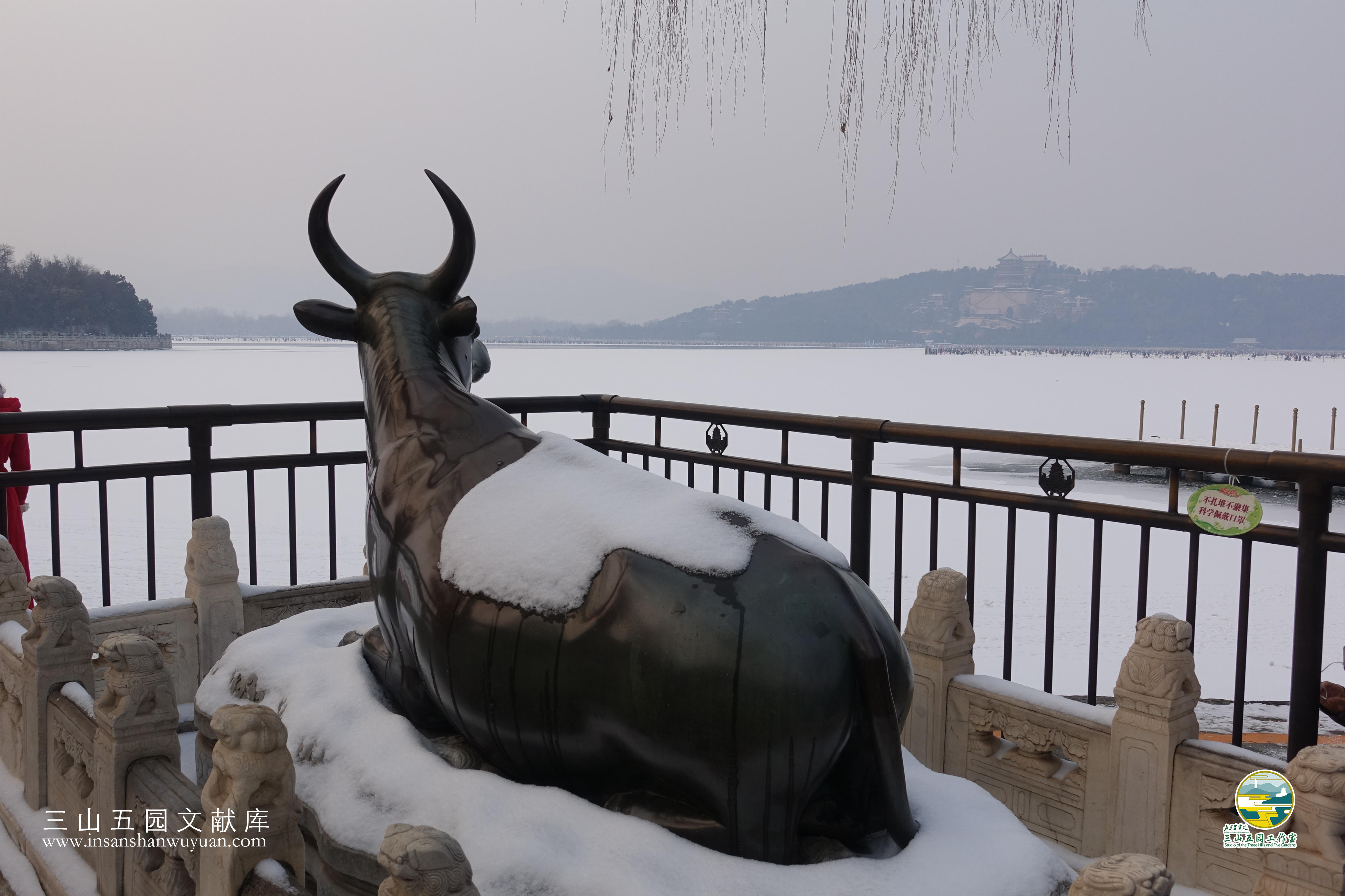 铜牛雪景.png