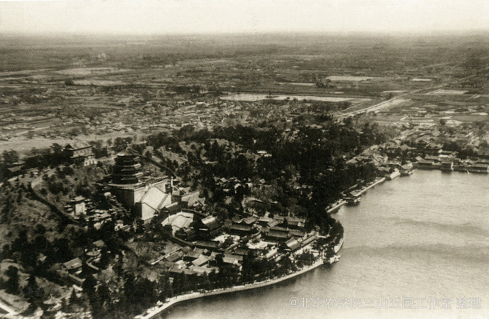 xiugai贰-颐和园较早的航拍图.jpg
